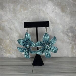 Sparkling Blue Flower Earrings